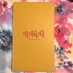 Alamar cosmetics eyeshadow palette